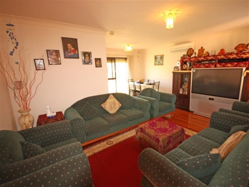 2 Scarus Place, Rosemeadow NSW 2560