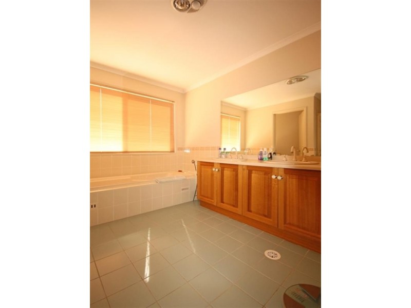 27 The Kraal Drive, Blair Athol NSW 2560