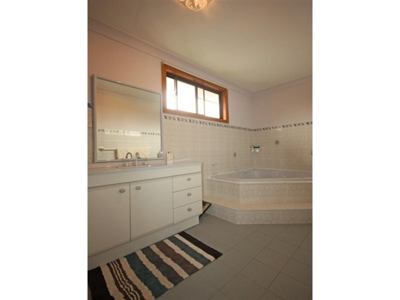 Eschol Park NSW 2558