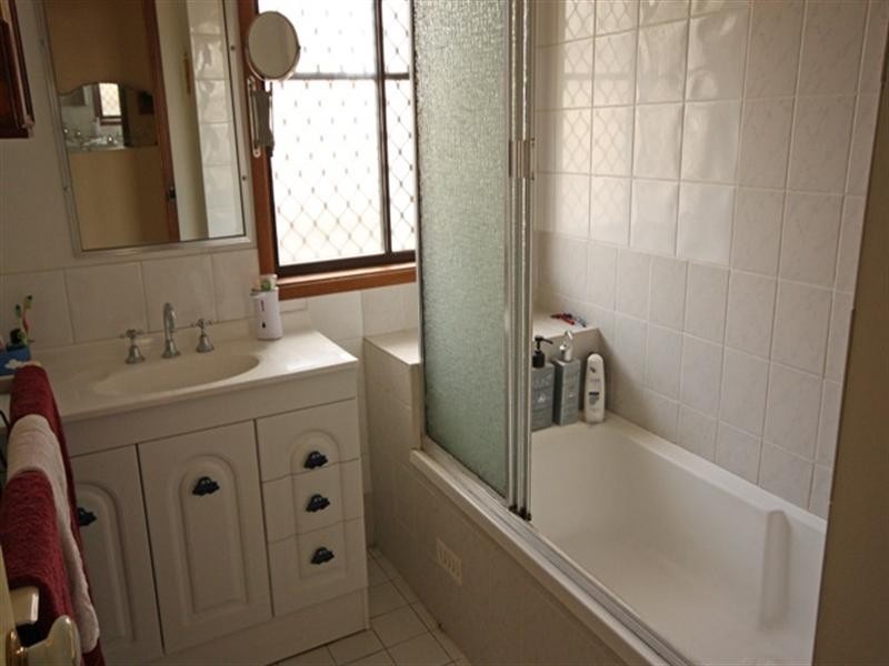 12 Harthouse Road, Ambarvale NSW 2560