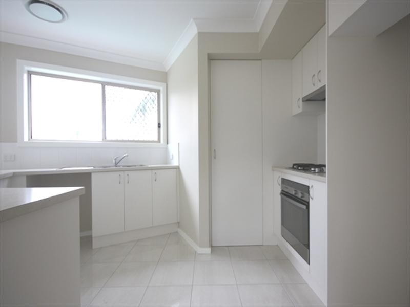 2a Mongon Place, St Helens Park NSW 2560