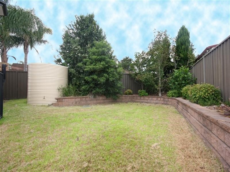2a Mongon Place, St Helens Park NSW 2560