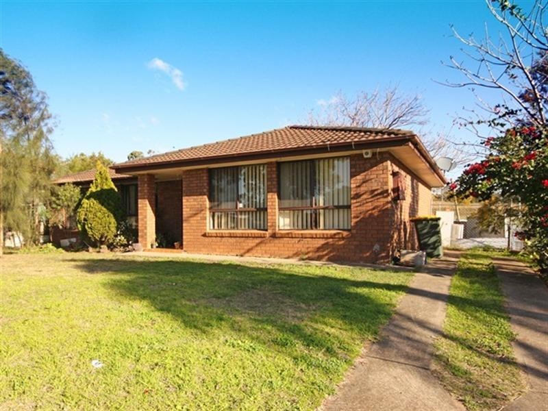 5 Newbury Place, Eagle Vale NSW 2558