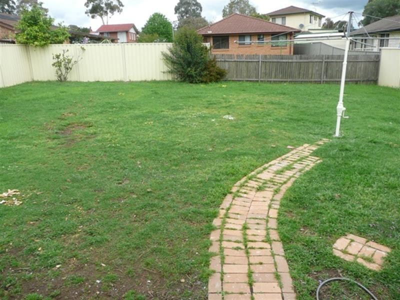 29 Fitzgibbon Lane, Rosemeadow NSW 2560