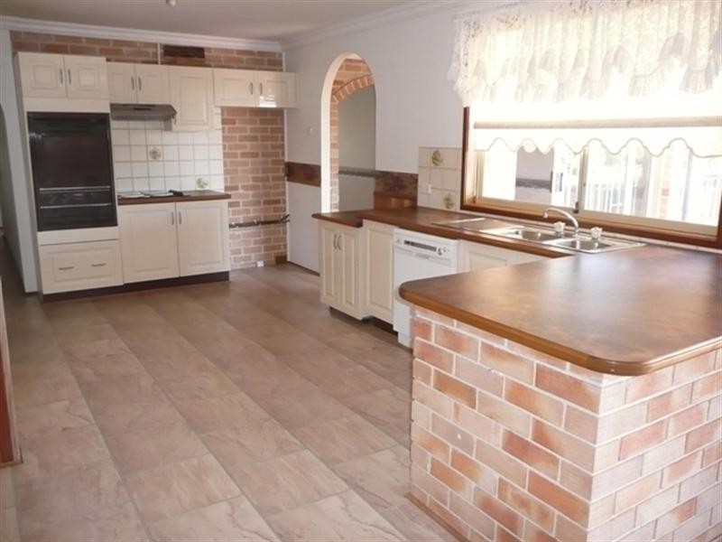 57 Clerkenwell Street, Ambarvale NSW 2560