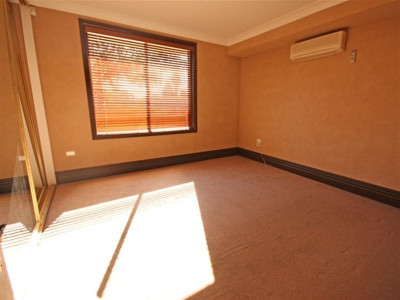 2E Eschol Park Drive, Eschol Park NSW 2558