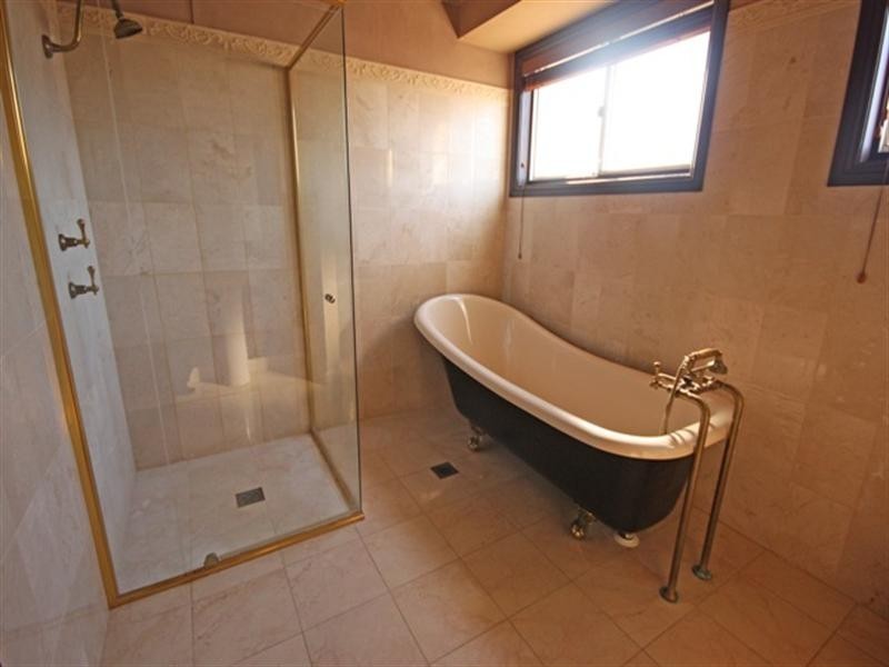 2E Eschol Park Drive, Eschol Park NSW 2558