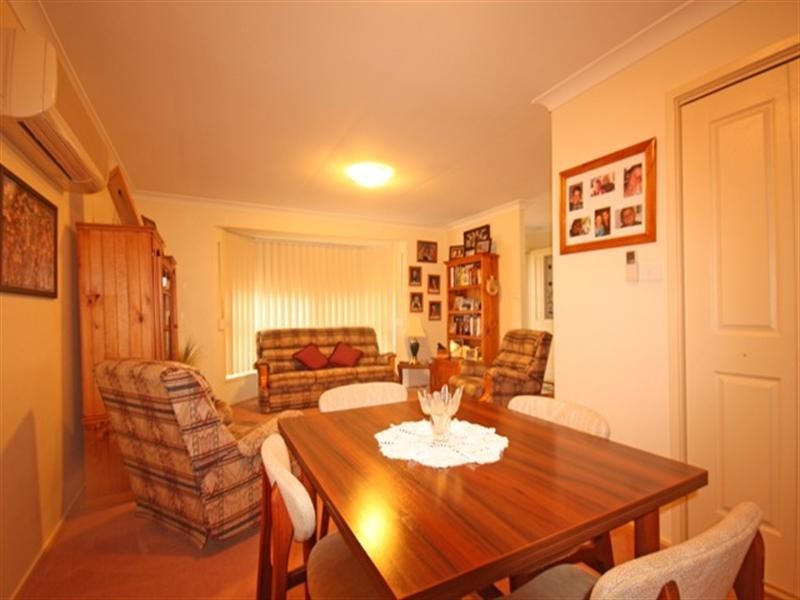 19 Lysander Avenue, Rosemeadow NSW 2560