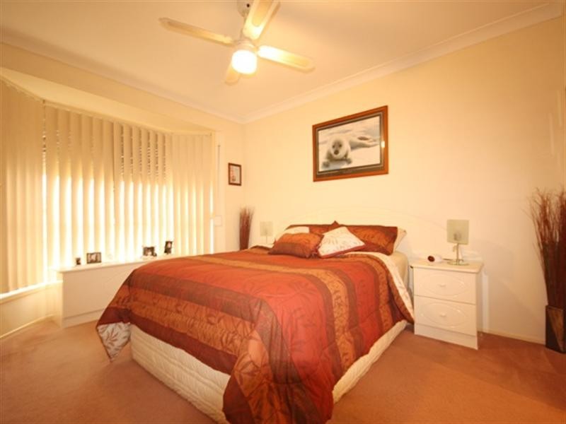 19 Lysander Avenue, Rosemeadow NSW 2560