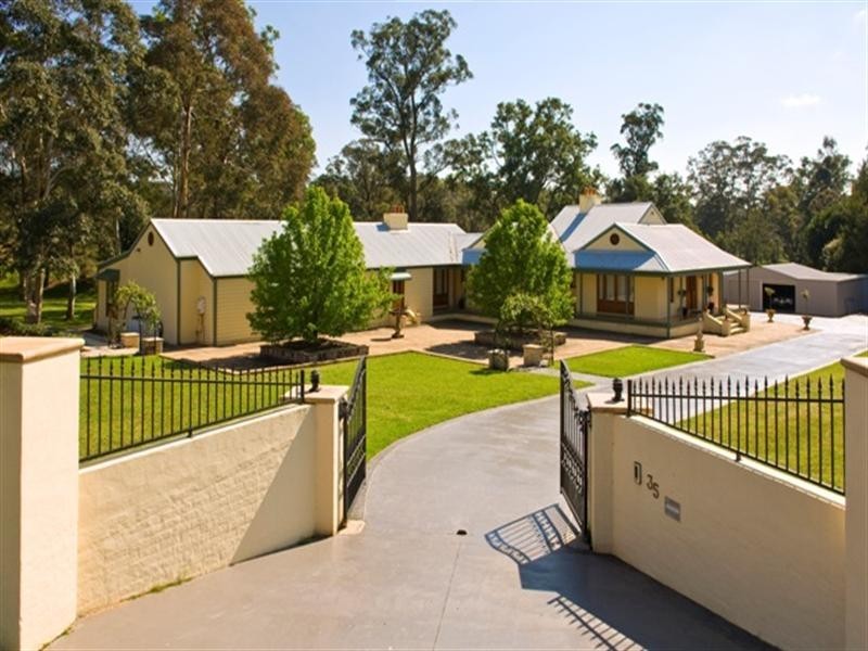 35 Daley Close, The Oaks NSW 2570