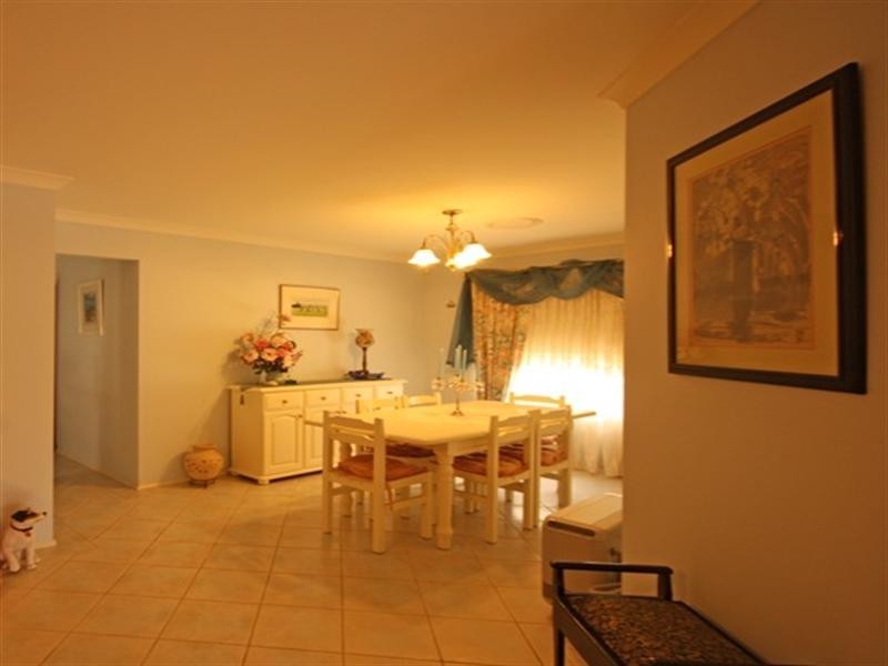 18 St Paul Place, Blair Athol NSW 2560