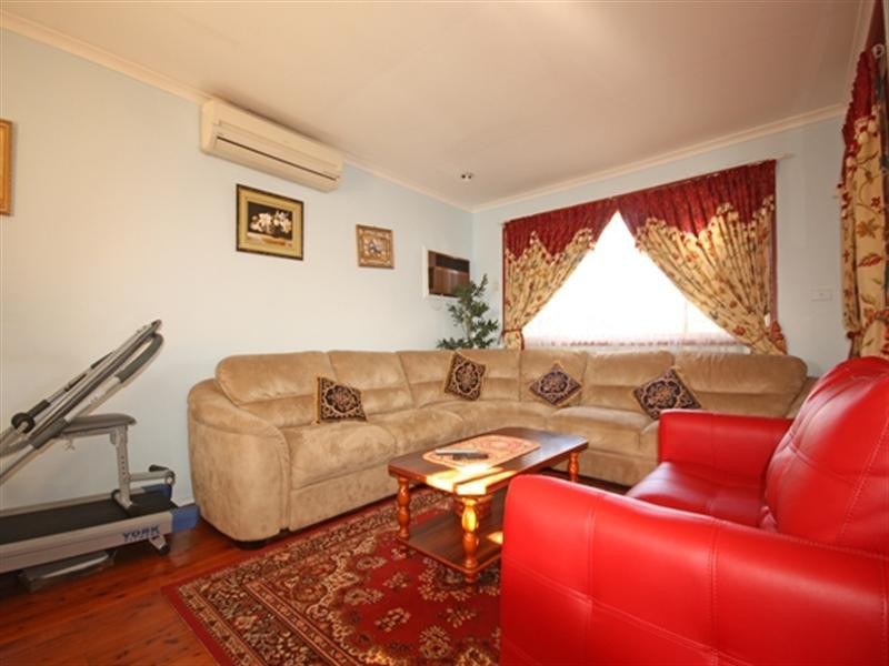 217 Wyangala Crescent, Leumeah NSW 2560