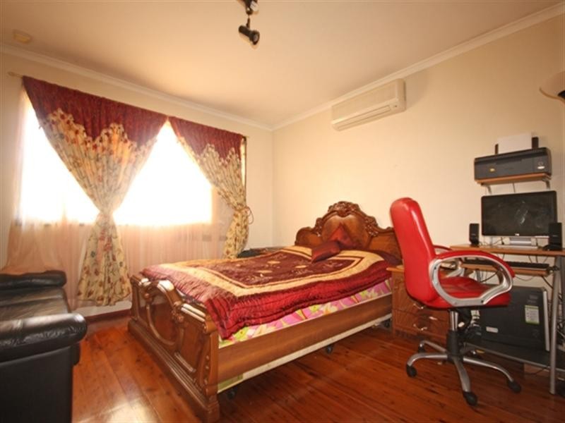 217 Wyangala Crescent, Leumeah NSW 2560