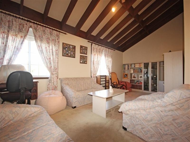 57 Clennam Avenue, Ambarvale NSW 2560