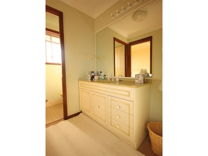 57 Clennam Avenue, Ambarvale NSW 2560