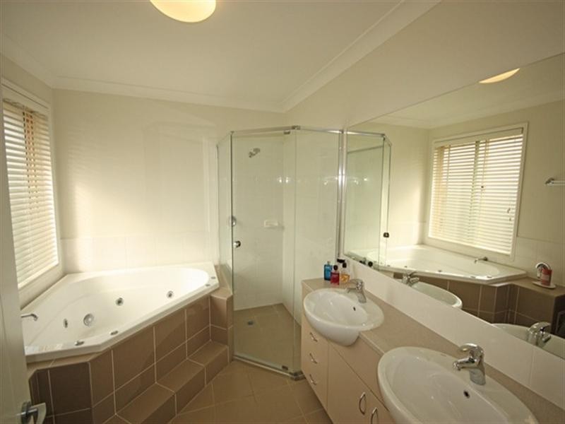 15 Warner Street, Camden Park NSW 2570