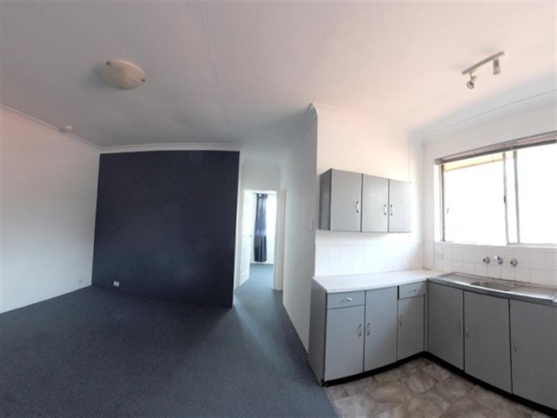 6/180 Lindesay Street, Campbelltown NSW 2560