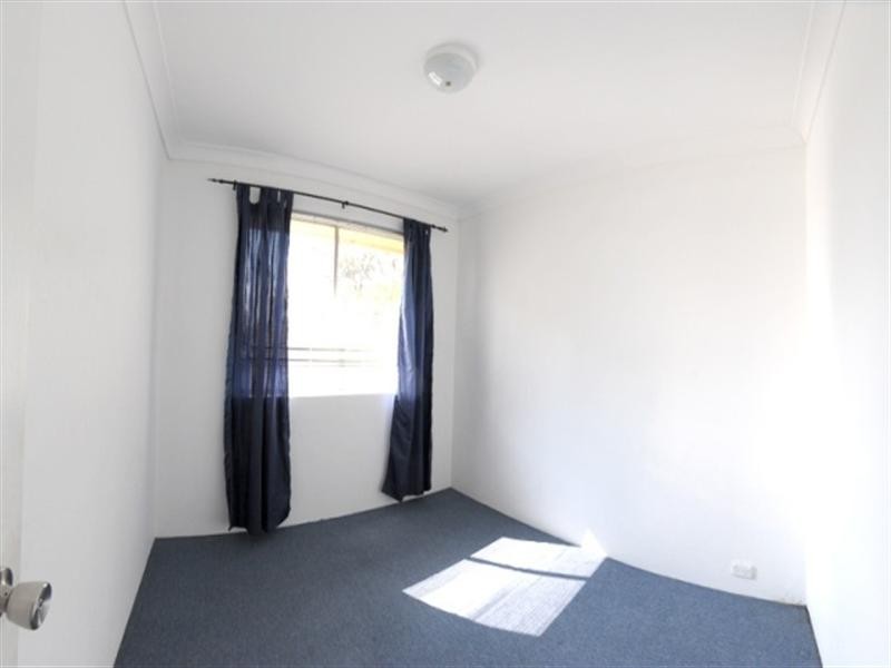 6/180 Lindesay Street, Campbelltown NSW 2560