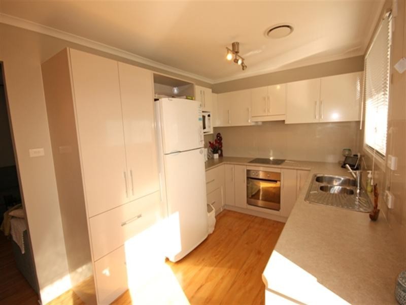 73 Potoroo Avenue, St Helens Park NSW 2560