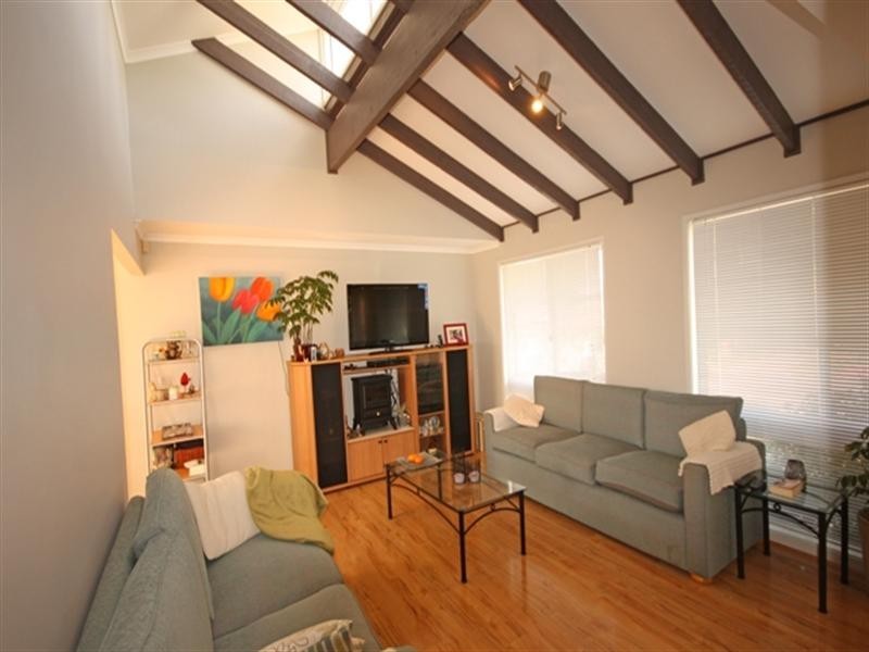 73 Potoroo Avenue, St Helens Park NSW 2560