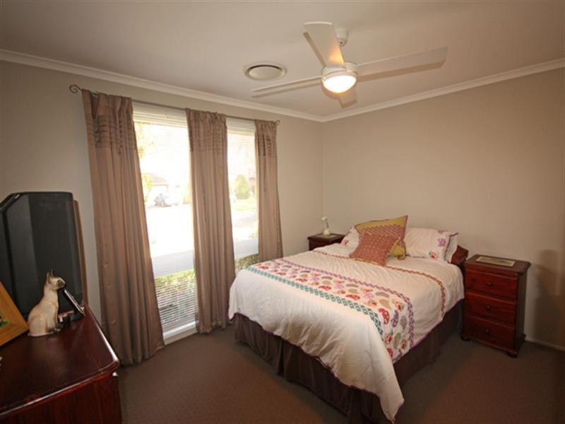 73 Potoroo Avenue, St Helens Park NSW 2560