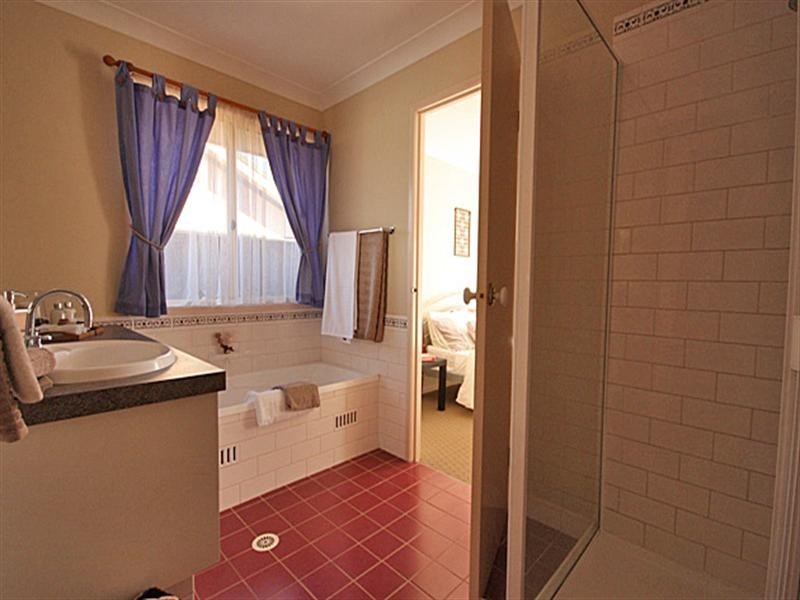 6 Dwyer Place, St Helens Park, St Helens Park NSW 2560