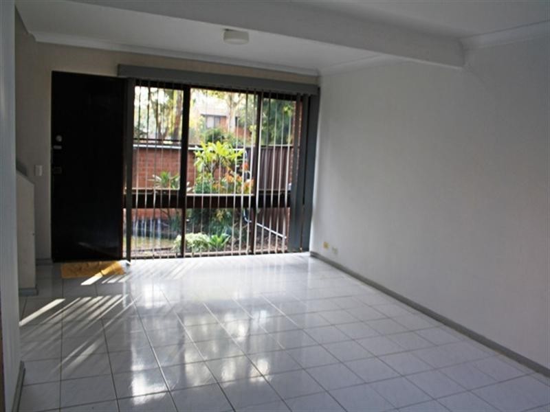 Macquarie Fields NSW 2564