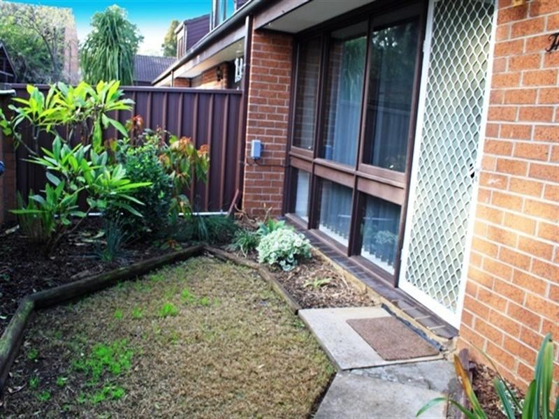 Macquarie Fields NSW 2564