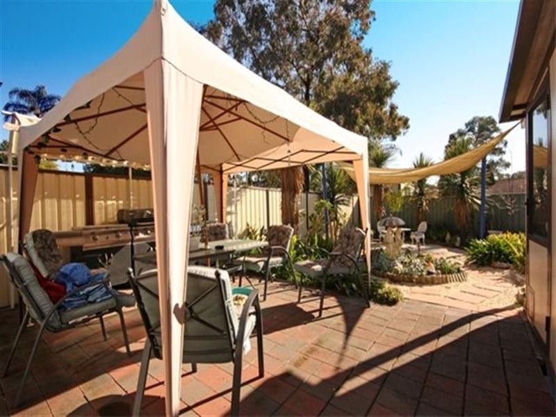 19 Trebbiano Place, Eschol Park NSW 2558