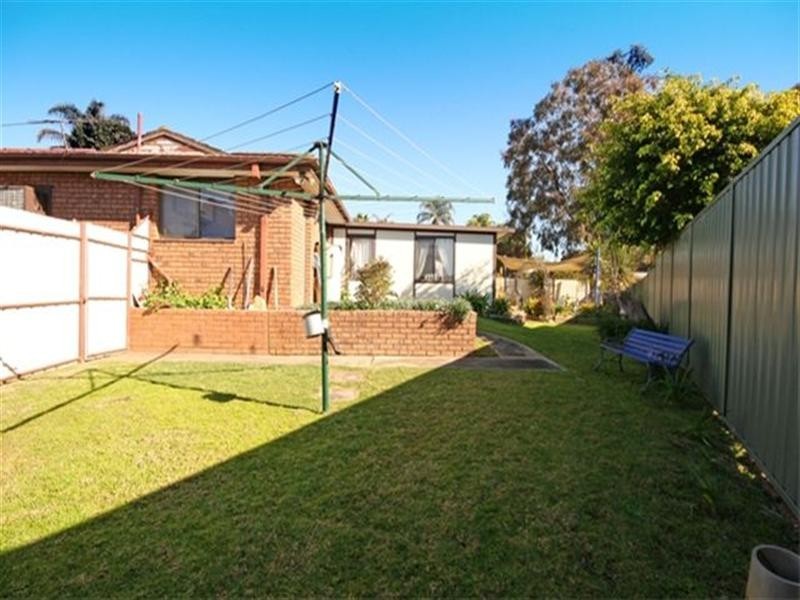 19 Trebbiano Place, Eschol Park NSW 2558