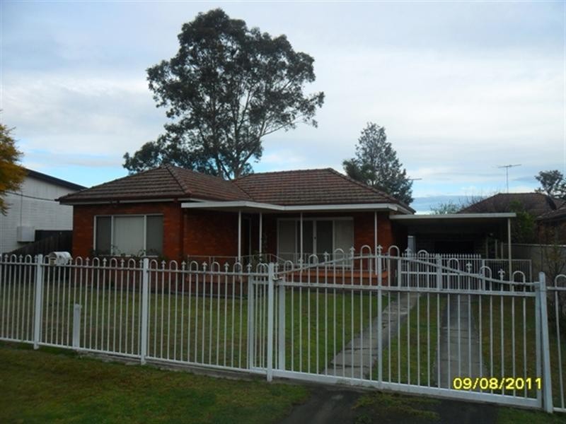73 Kent Road, Minto NSW 2566