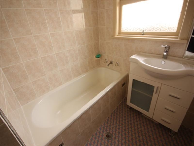 73 Kent Road, Minto NSW 2566
