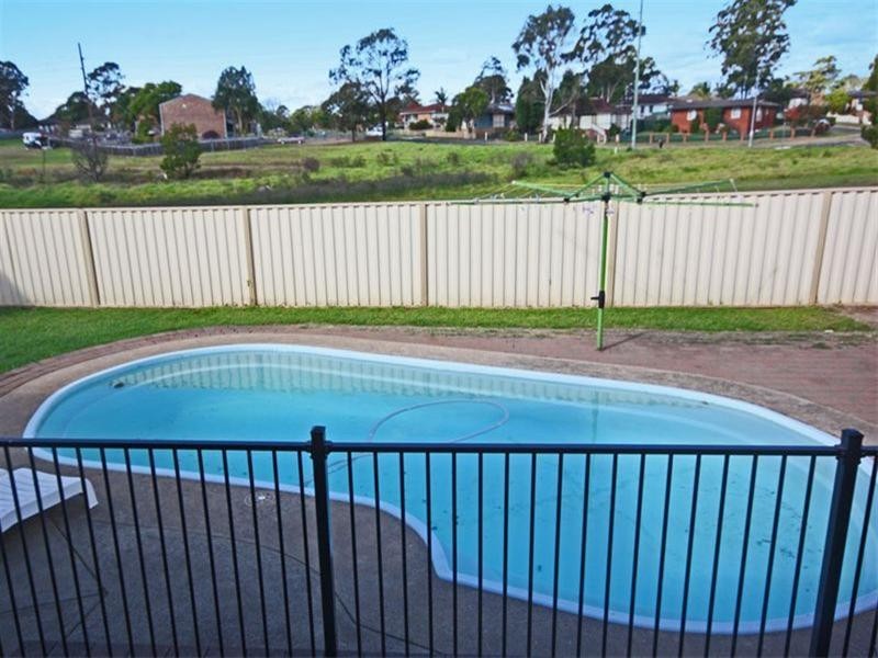 48 Kullaroo Avenue, Bradbury NSW 2560