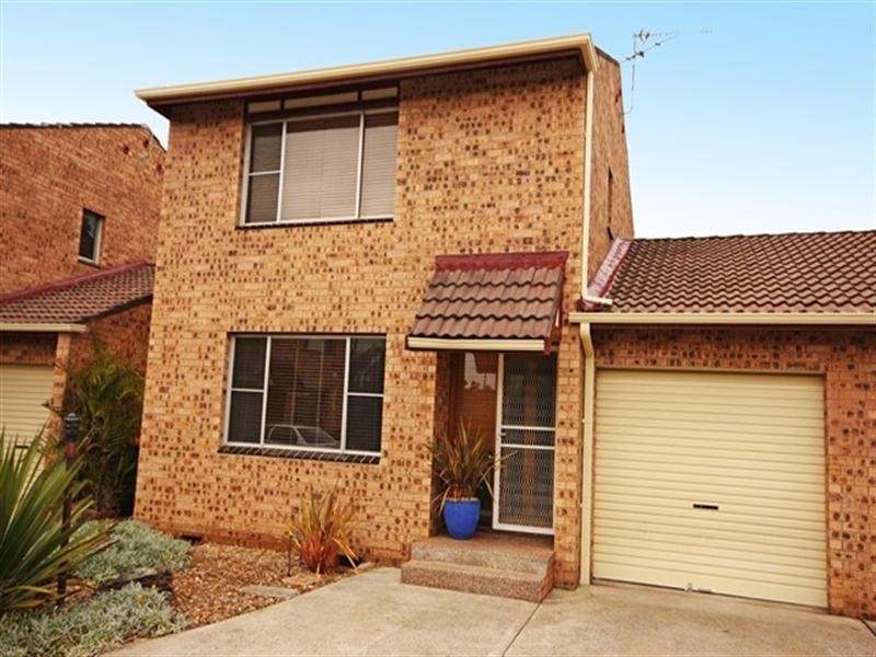 7/25 Surrey Street, Minto NSW 2566