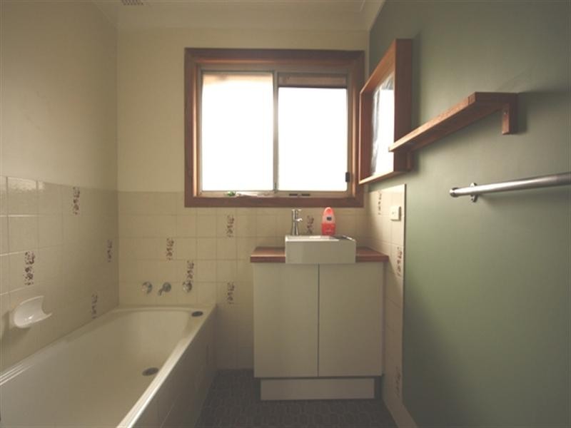 7/25 Surrey Street, Minto NSW 2566