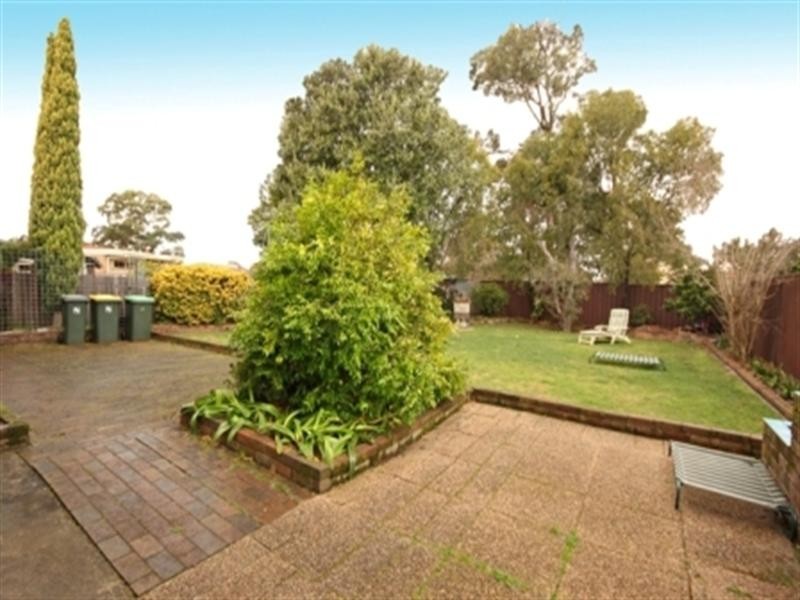 17 Carrington Circuit, Leumeah NSW 2560