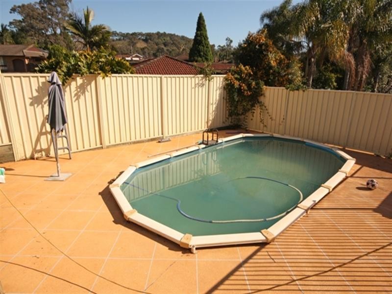4 Griffiths Place, Eagle Vale NSW 2558