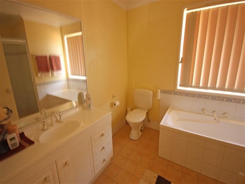 68 Spring Hill Circle, Currans Hill NSW 2567