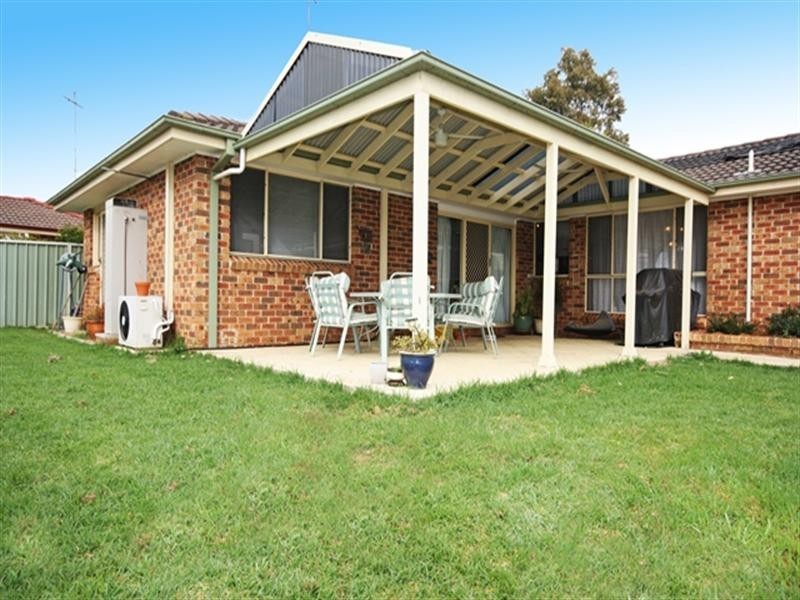 16 Cross Place, Mount Annan NSW 2567
