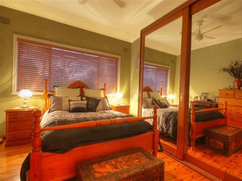 4 Lawson Street, Campbelltown NSW 2560