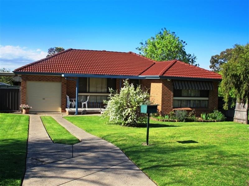 6 Swan Place, Ingleburn NSW 2565