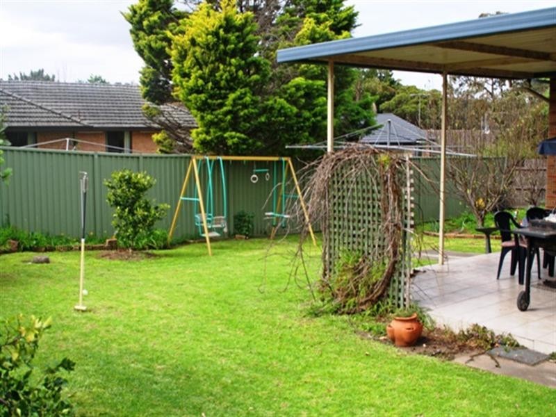 6 Swan Place, Ingleburn NSW 2565