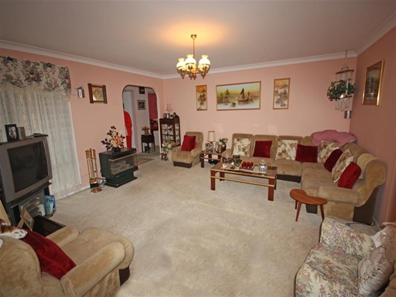 13 Elliotdale Close, Elderslie NSW 2570