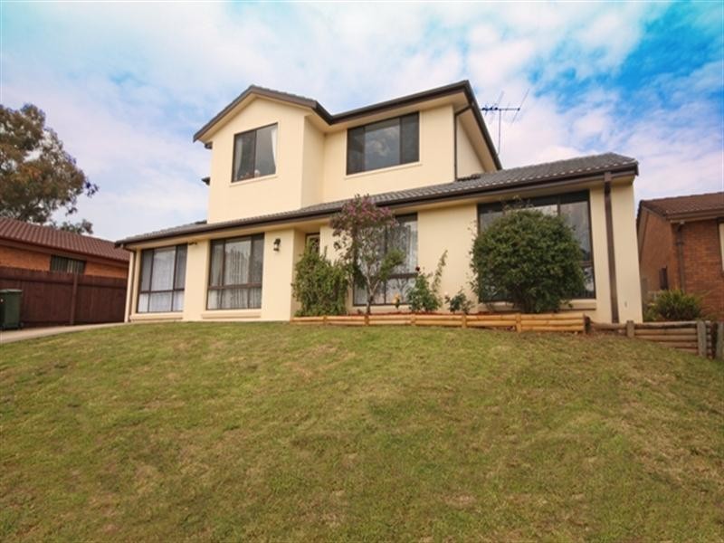 4 Hawker Place, Raby NSW 2566