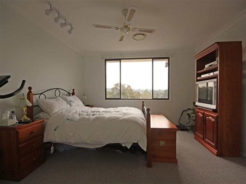 4 Hawker Place, Raby NSW 2566