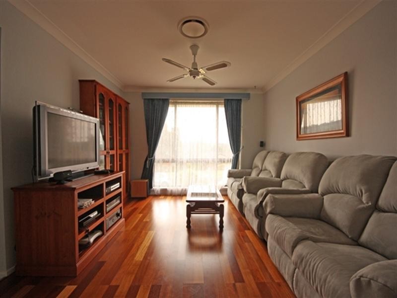 4 Hawker Place, Raby NSW 2566