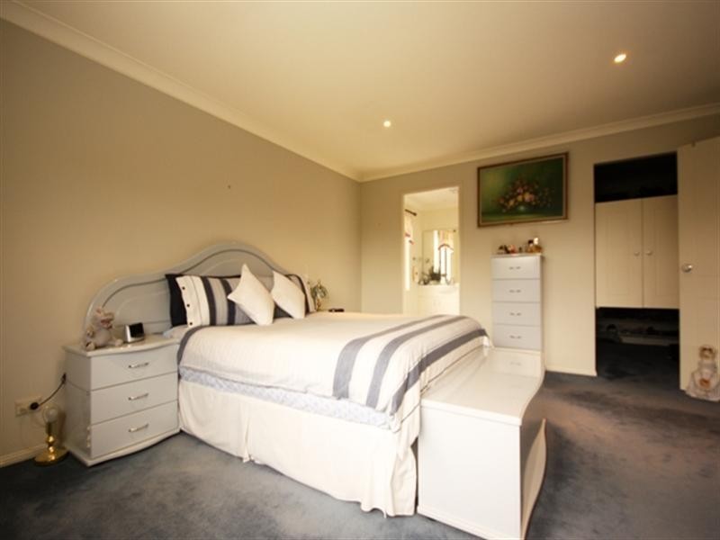 10 Warriewood Street, Woodbine NSW 2560