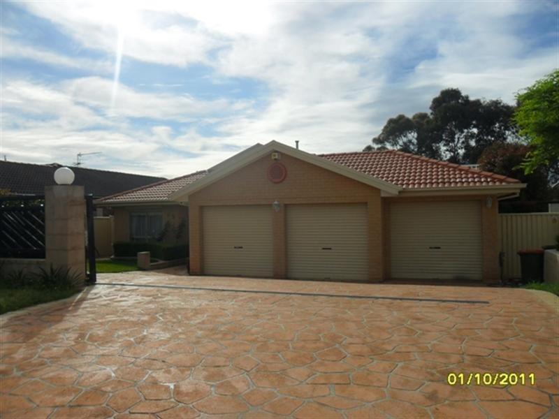 93 Englorie Park Drive, Glen Alpine NSW 2560