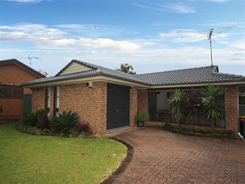 9 Dundee Place, St Andrews NSW 2566