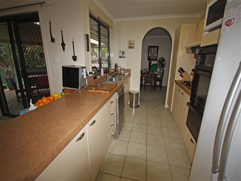 9 Dundee Place, St Andrews NSW 2566
